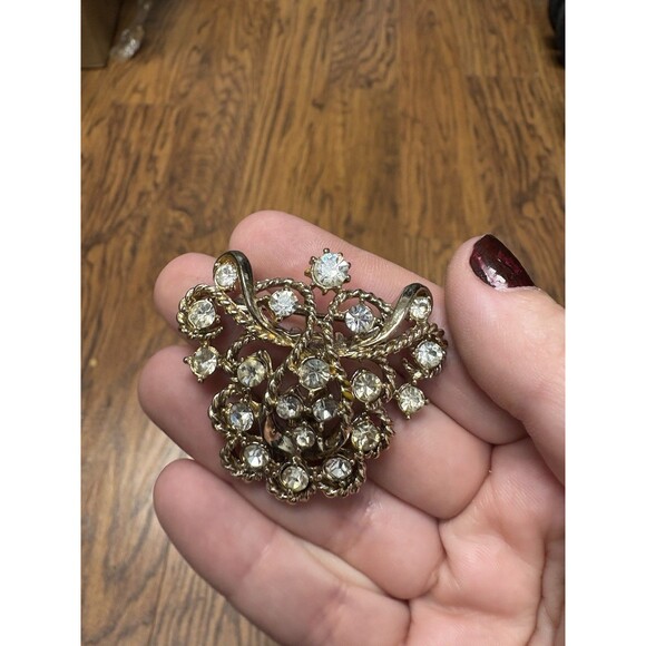 Vintage Large Cluster of 20 Gorgeous Sparkling Rhinestones Brooch Pin - Picture 1 of 8